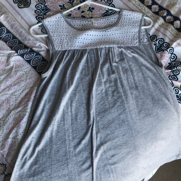 GAP flowy tank top - Picture 2 of 4